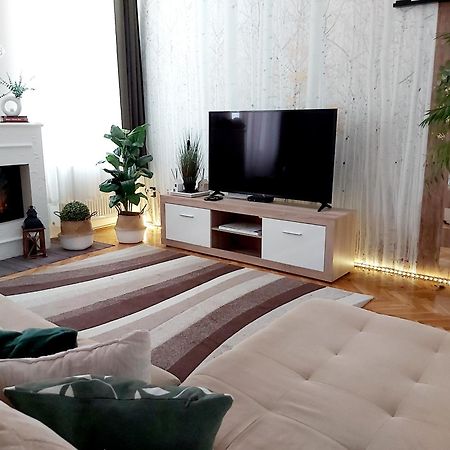 Lena Apartman - Eger Exteriör bild