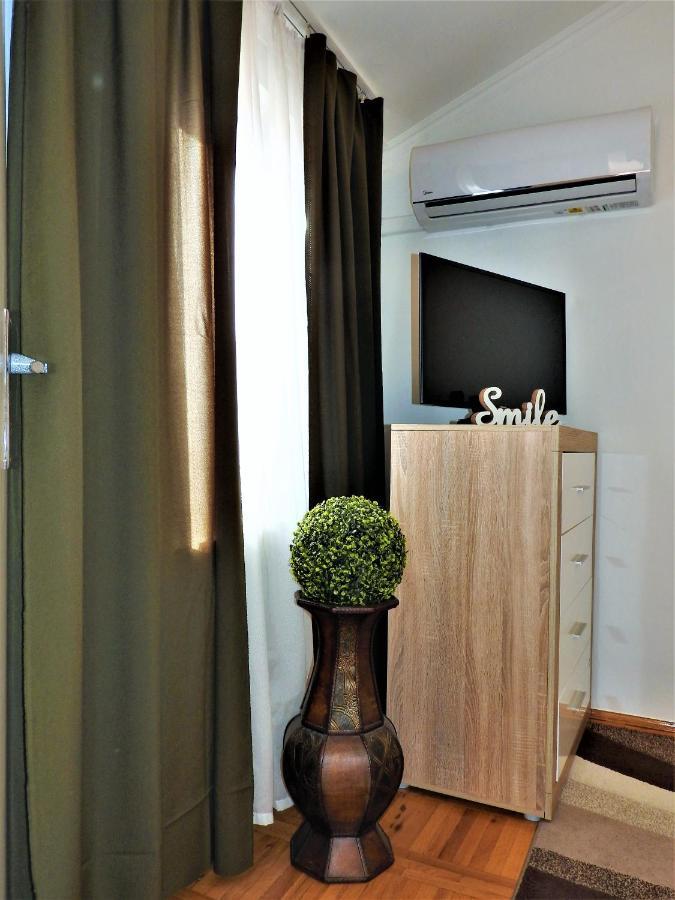 Lena Apartman - Eger Exteriör bild
